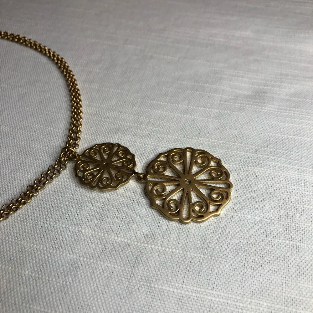 NWOT Carolee Gold-Tone Nostalgic Necklace - Picture 4 of 11